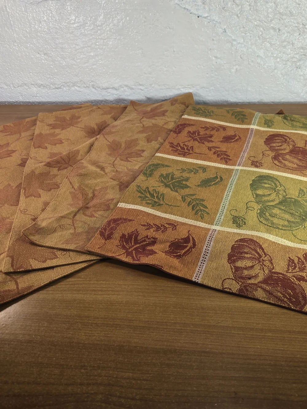 Lot of 4 Fall Placemats 100% Cotton Autumn Pumpkin Leaf Reversible